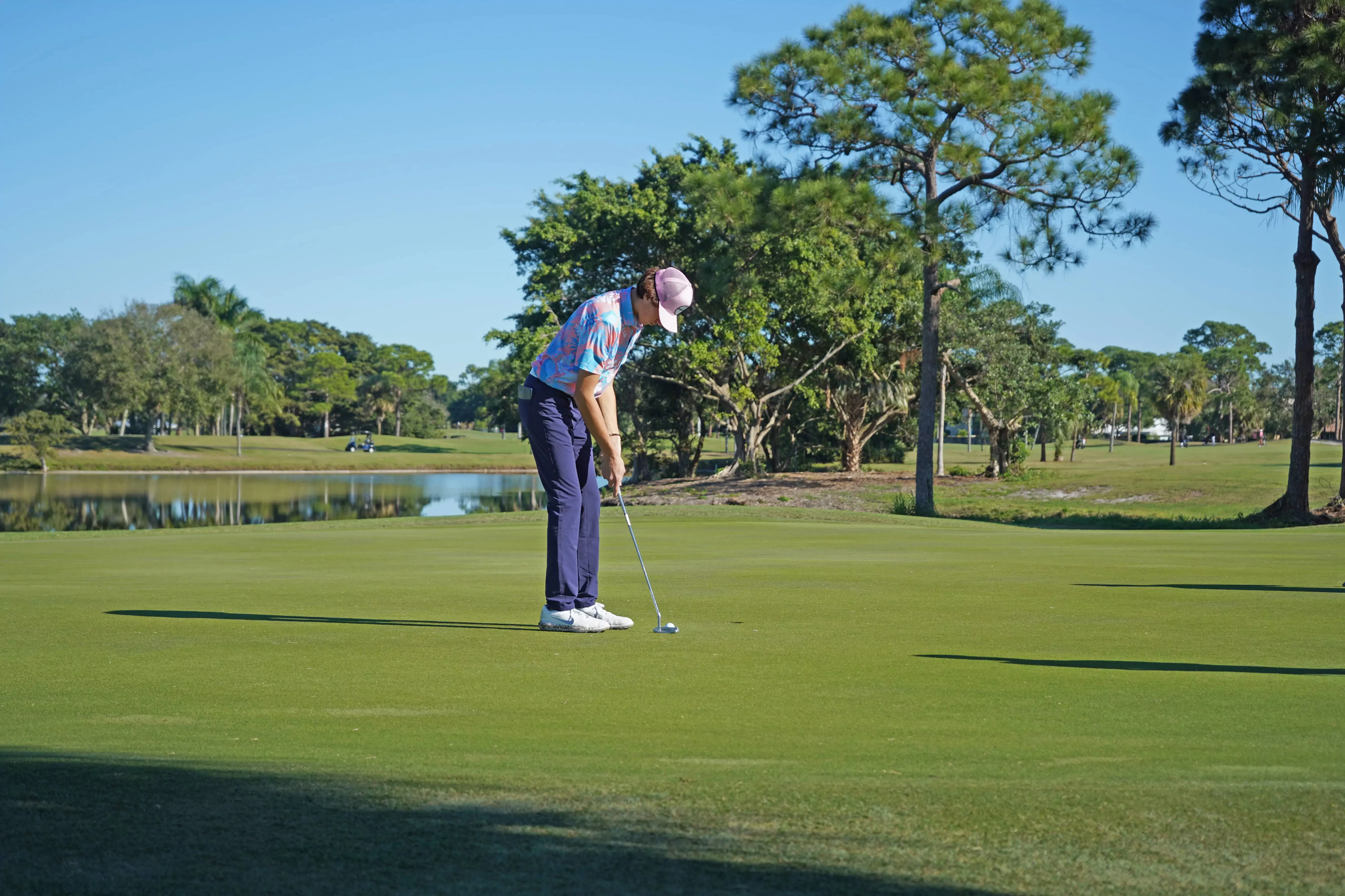 Image of a golfer on the ninth hole of the Sailfish 18 Course at Sailfish Sands