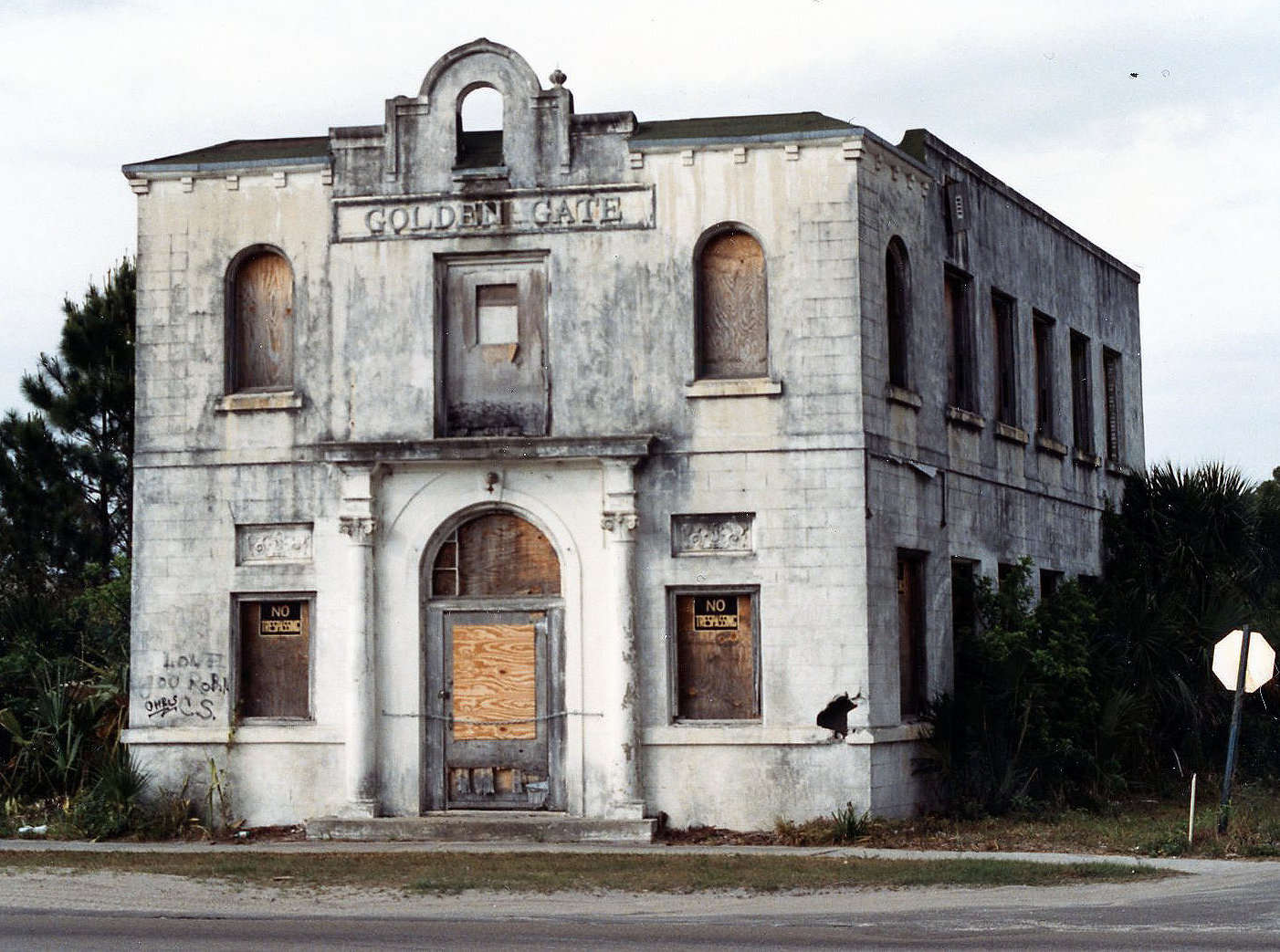 The Golden Gate Building before renovation