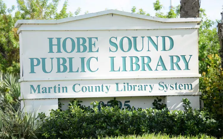 image of the Hobe Sound Public Library street sign